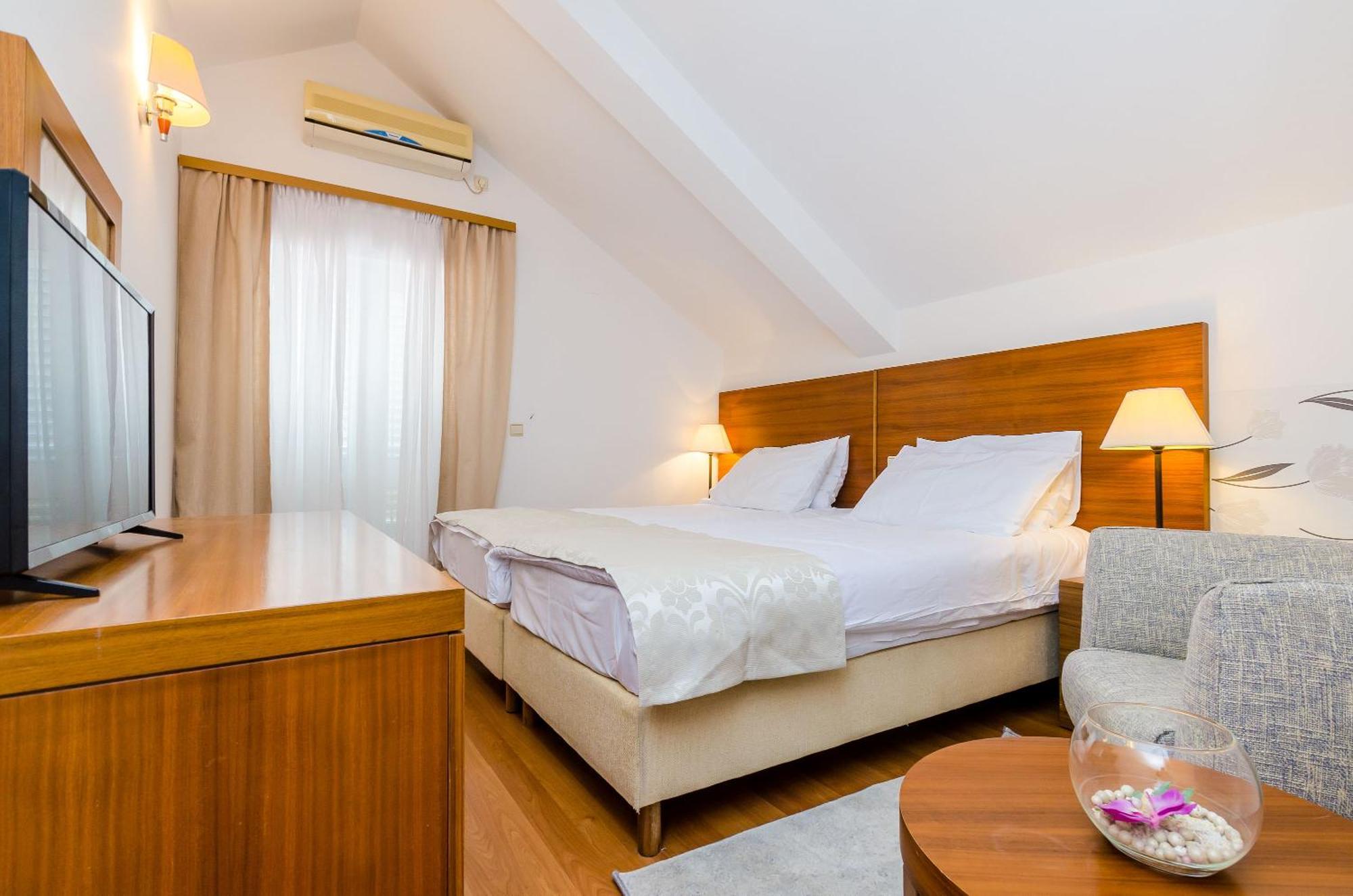 Pansion Srebreno Hotell Mlini Exteriör bild