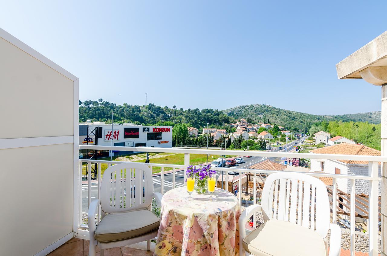 Pansion Srebreno Hotell Mlini Exteriör bild
